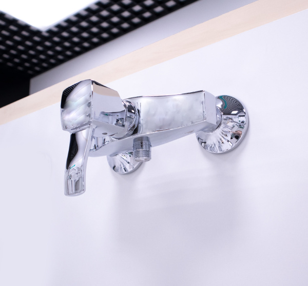 Смеситель для ванны Hansgrohe Metris 18  интернет магазин сантехники BATHPOINT